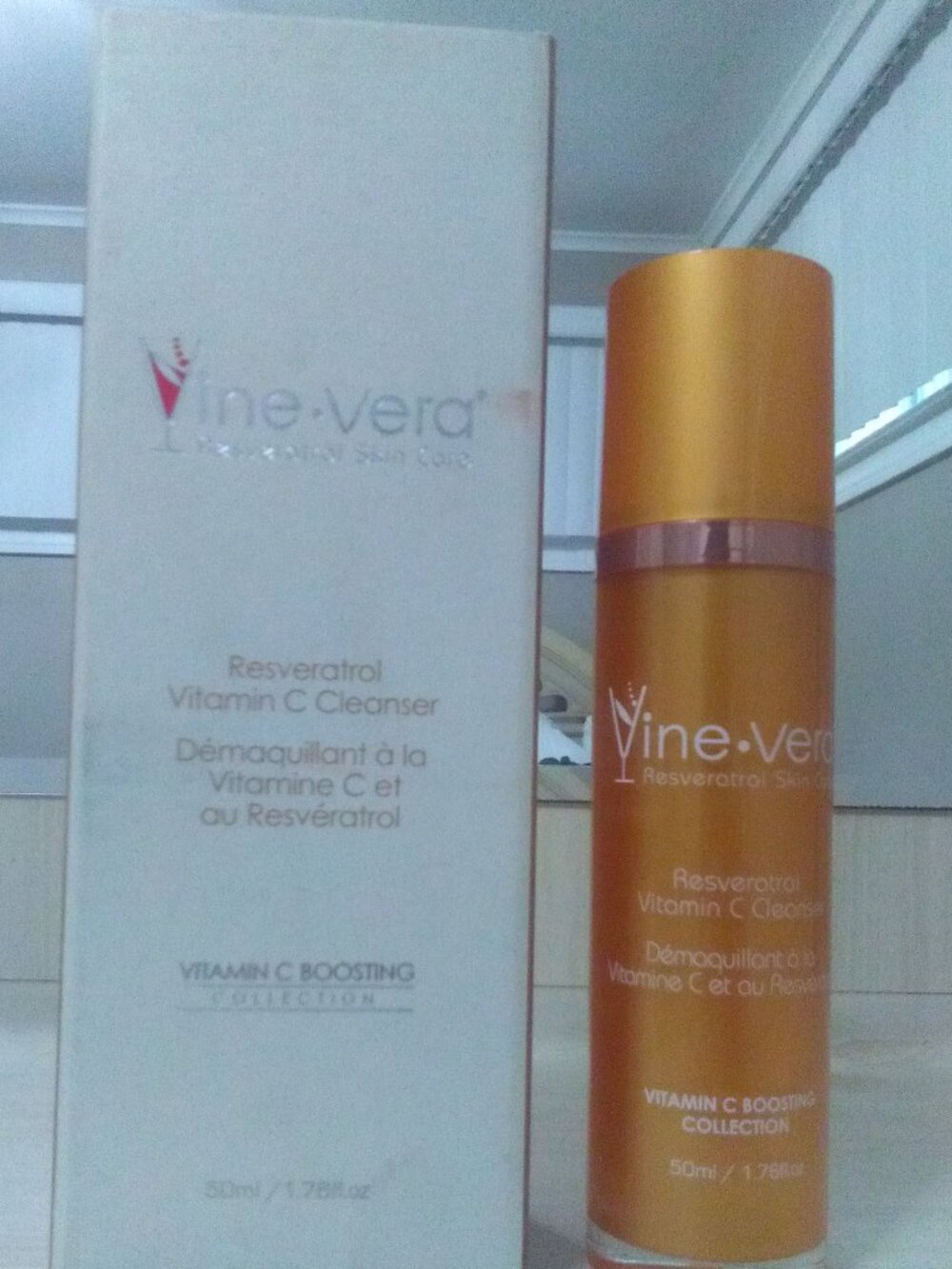 VINE VERA RESVERATROL VITAMIN C CLEANSER - 1.76 fl oz / 50 ml - BRAND NEW-SEALED